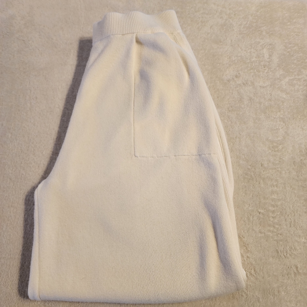 Cream Knit Pants Sweats * Size SMALL* 100% Rayon.